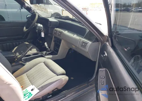 1988 Ford Mustang Lx z USA, uszkodzony, nr VIN 1FABP40E1JF125245